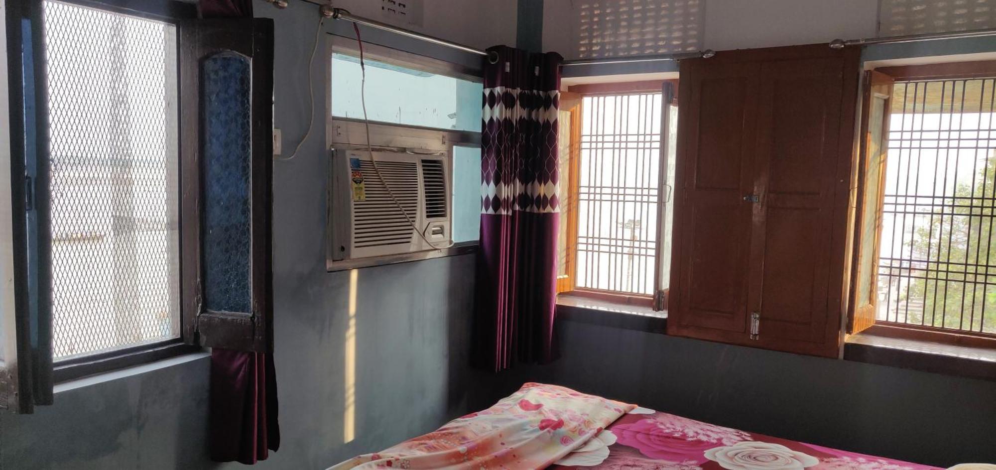 Vishnu Rest House Varanasi Værelse billede